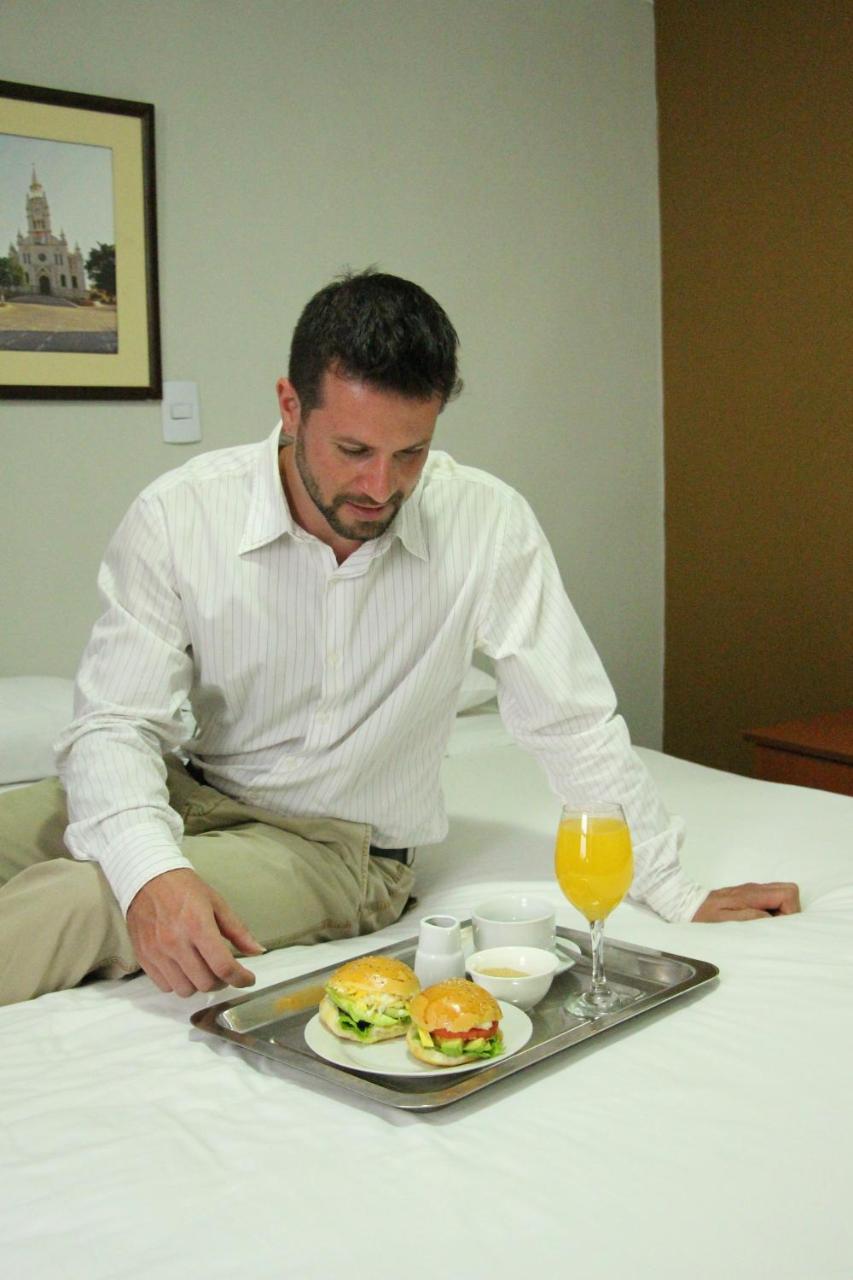 Hotel Plaza Sullana מראה חיצוני תמונה